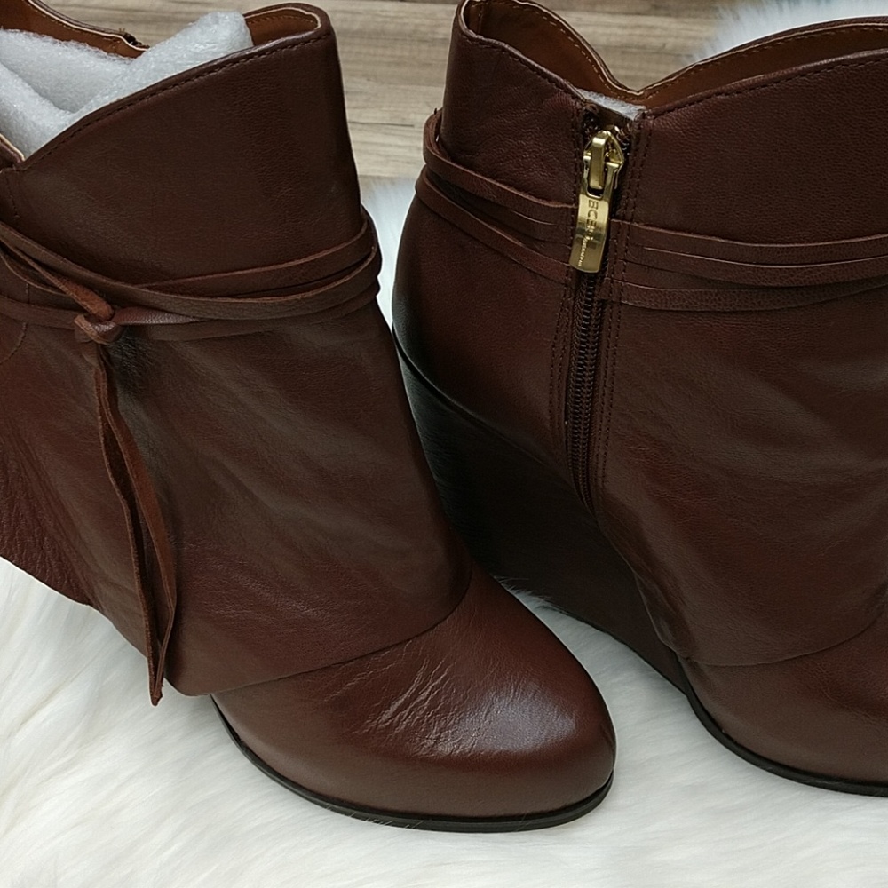 *NEW* BCBG Ankle Wedge Bootie - Picture 8 of 8